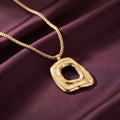 Pien Oval Necklace